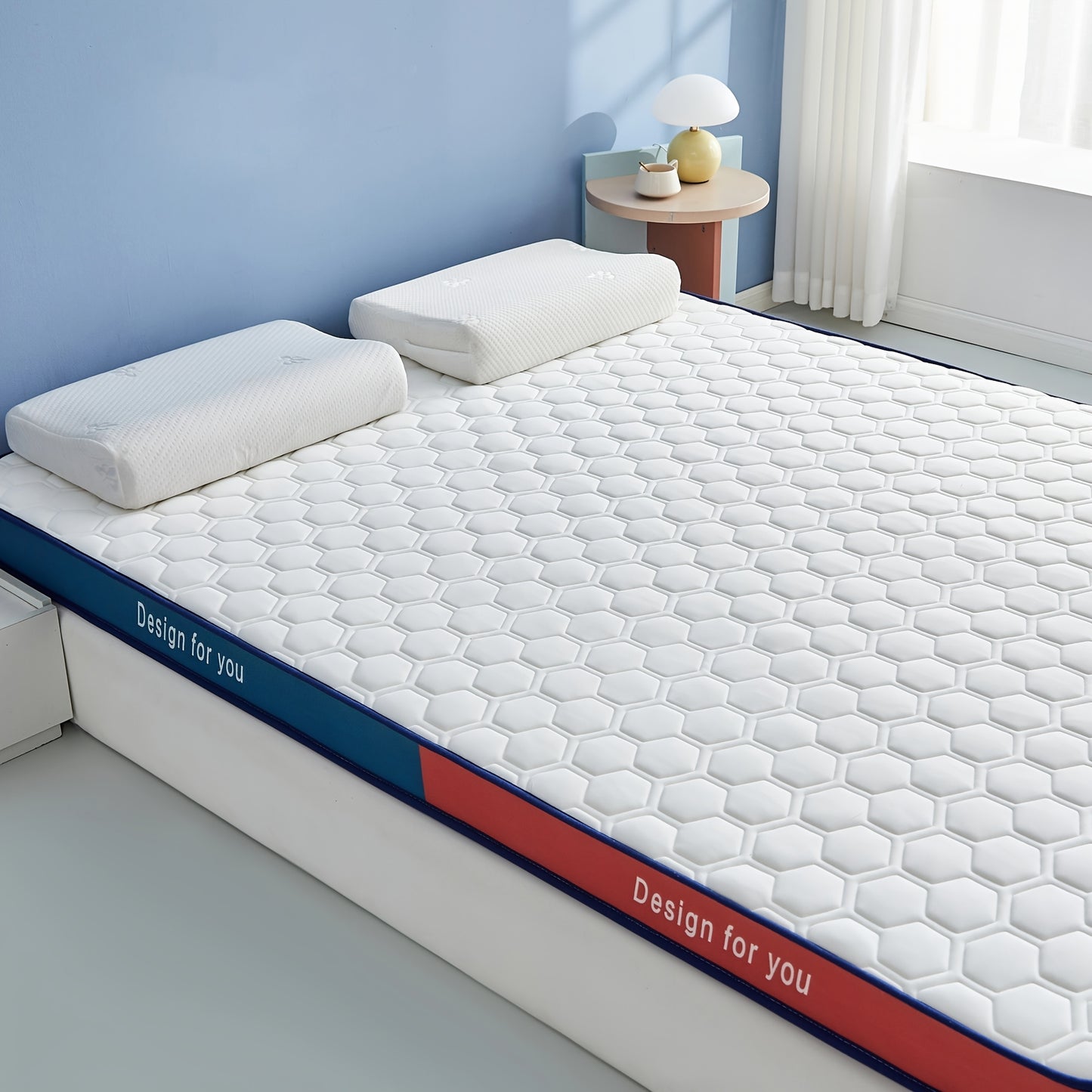 1-piece, 8cm thick memory foam mattress in white, soft to medium firmness. Foldable for easy storage. Made of latex & PU foam with polyester cover. Features active print. Designed for