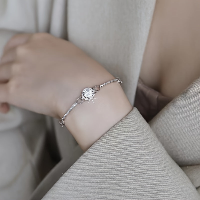 Stylish 1 Carat Moissanite Bracelet in 925 Sterling Silver, Ideal for Everyday or Dressy Events, Comes with a Gift Box, Moissanite Stone, Charming, Sophisticated Casual Jewelry, Ideal for Girlfriends and Best Friends, Perfect for Festivals and Parties