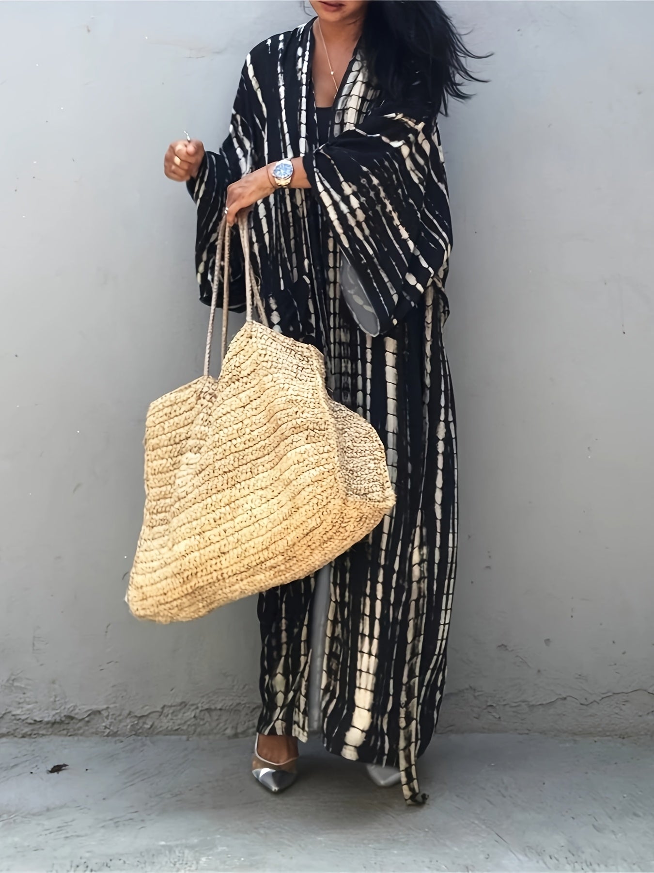 Women's boho style viscose kimono with striped print, open front, and belt. Made of non-stretch woven fabric, lightweight at 108g/㎡. Ideal for the beach vacation.