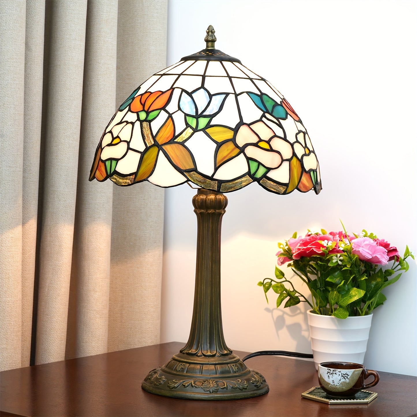 Handmade 12-inch glass desk lamp with green dragonfly pagoda shade and antique metal finish. Includes switch and 220-240V European plug. Perfect cozy bedside table lamp for various rooms in retro European countryside style. A creative gift idea.