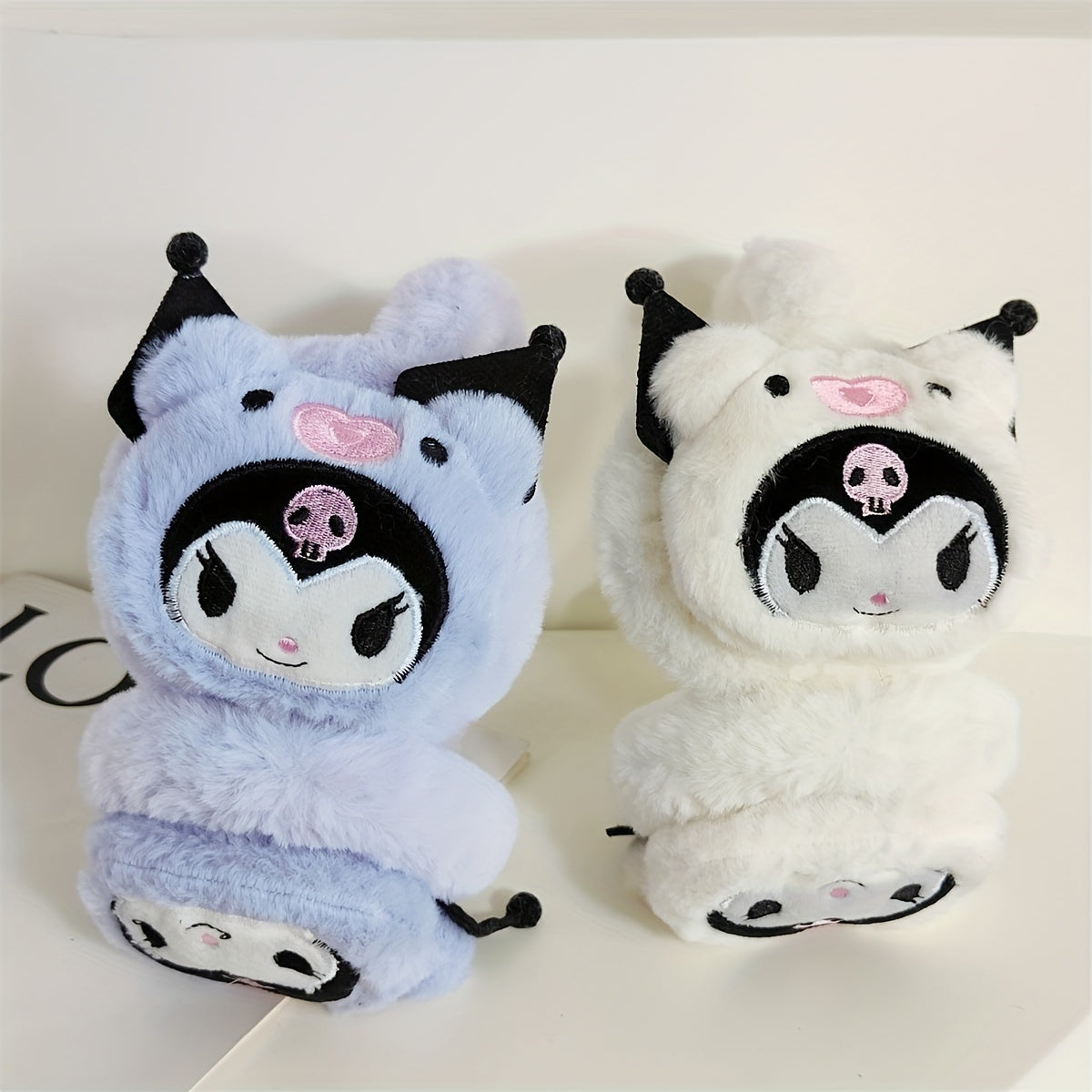 [Officially approved] 1pc Sanrio Kuromi Plush Earmuffs in Autumn and Winter Cartoon Style, Featuring Cute Ear Protection for Cold and Warmth. Colors will be Randomly Selected for Shipping.