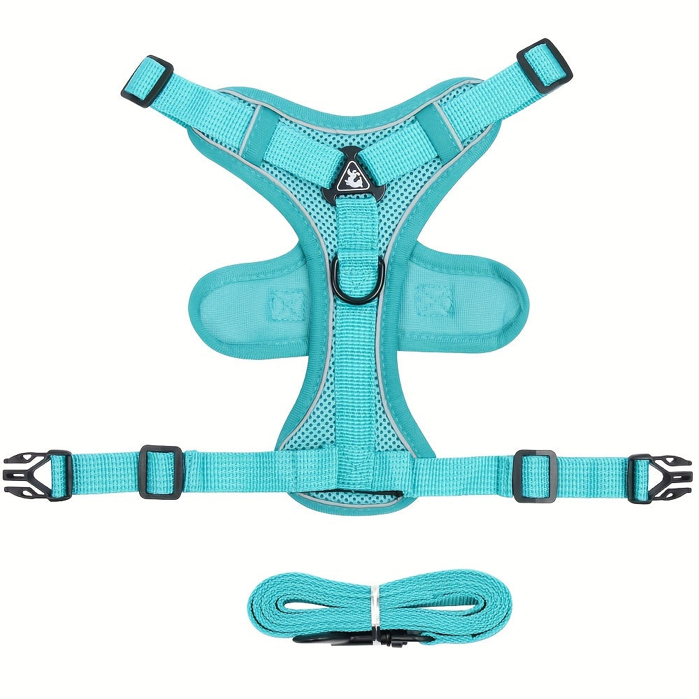 Reflective, breathable vest-style cat harness set with walking rope for outdoor walks and training.