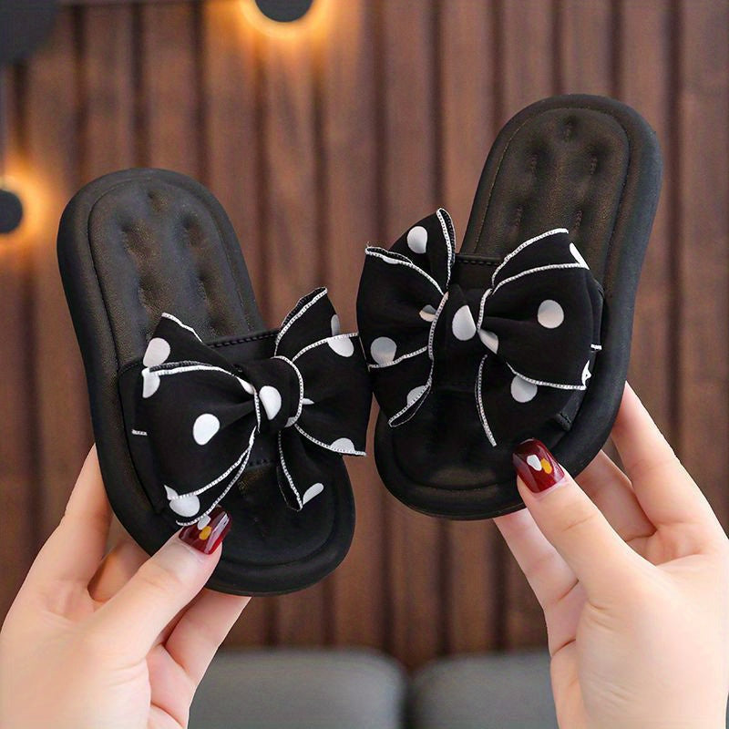 Stylish bowknot slippers for girls that are non-slip and lightweight, suitable for indoor, outdoor, pool, and beach use in all seasons.