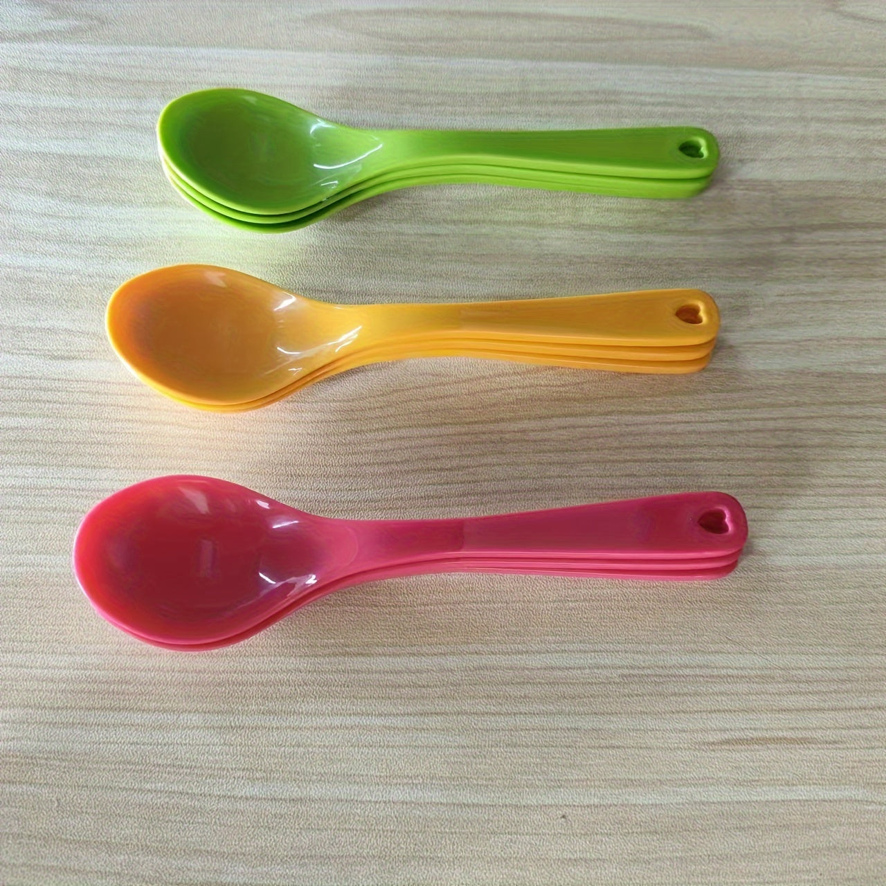 Multi-purpose Plastic Spoon: Perfect for Dining, Coffee, Sweets, and Mixing Cocktails - Strong and Long-lasting Kitchen Tool