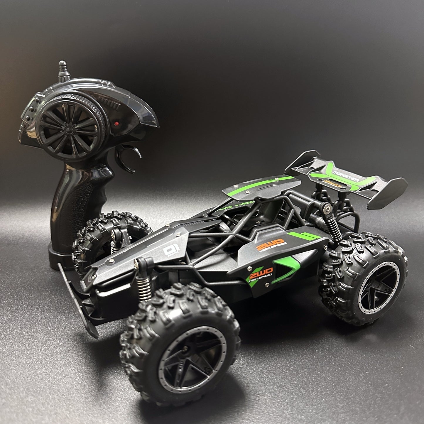 High-Speed remote control racing car with anti-collision & drift modes, USB rechargeable battery, 1:18 scale, off-road design, rubber tires.