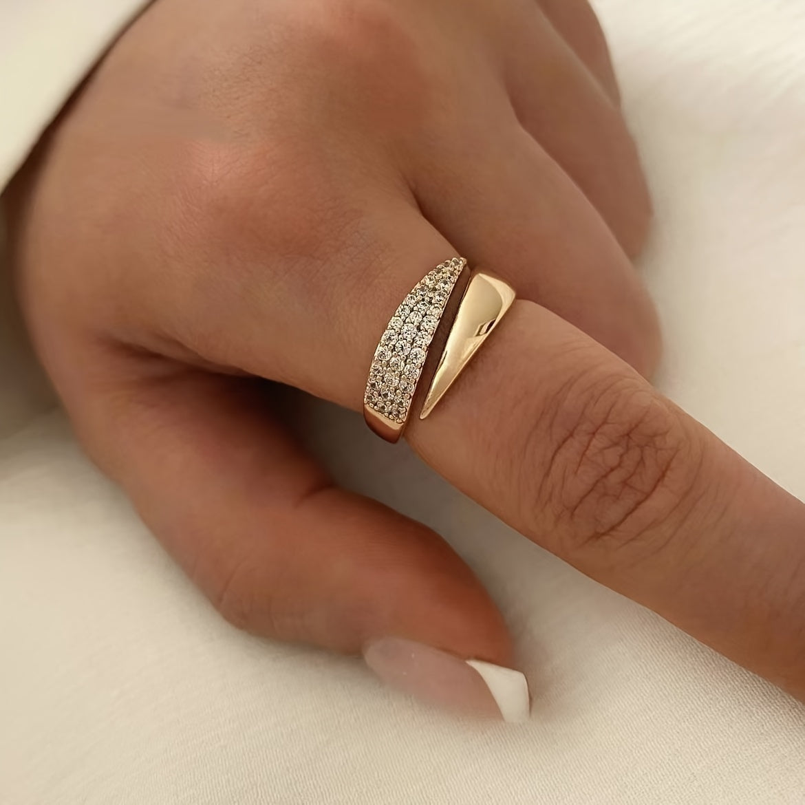 Bohemian style wing ring with imitation zirconia - Zinc alloy fashion accessory for casual and party wear.