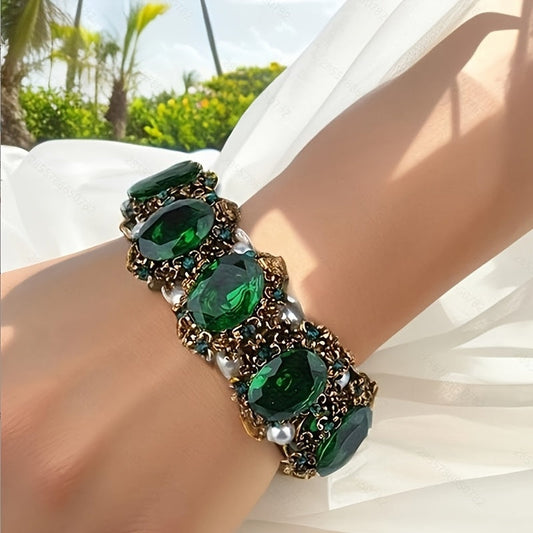 Luxurious European and American Style Bracelet with Elasticity, Exaggerated Artificial Crystal Gemstones, Suitable for Various Occasions, Vintage Banquets, Elegantly Adorned Women's Hand Chain or Hand Ornament.