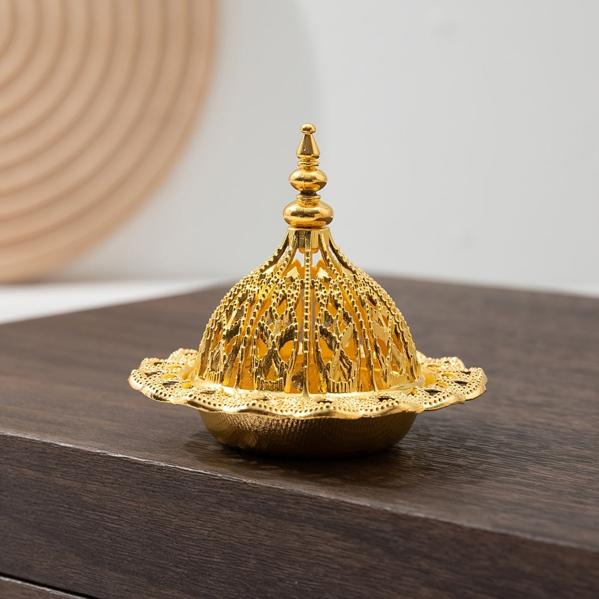 Elegant Golden Hollow-Out Resin Incense Burner - Luxurious Metal Aromatherapy Decor with Intricate Lace Patterns, Perfect for Home or Office Ambiance, Home Fragrance. Crafted with Care