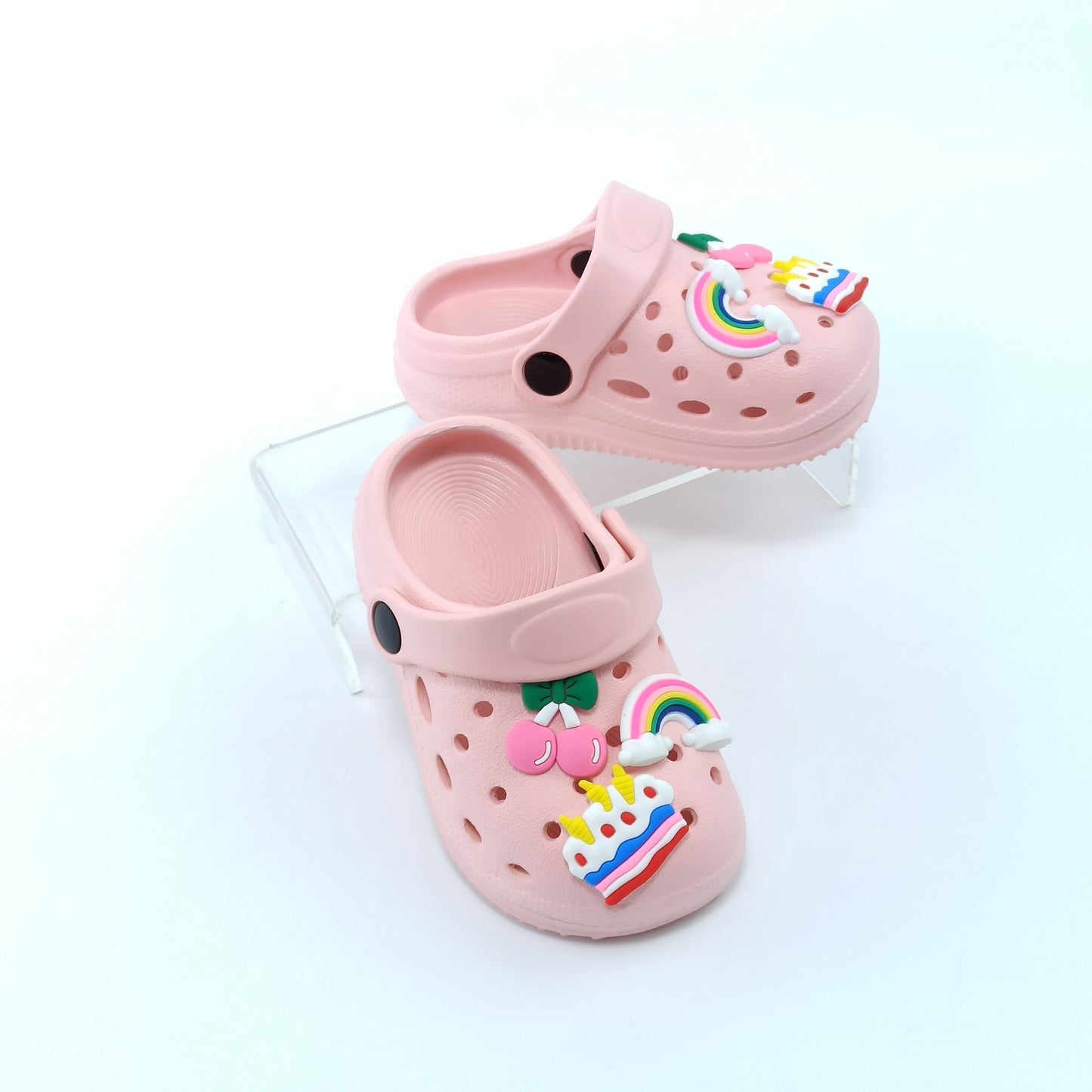 Cute cartoon slippers for girls, non-slip lightweight clogs for indoor use in all seasons.