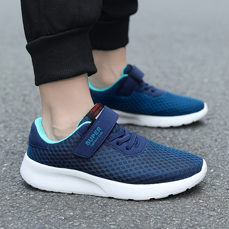 Blue mesh sneakers for boys, ideal for outdoor activities in spring and summer.