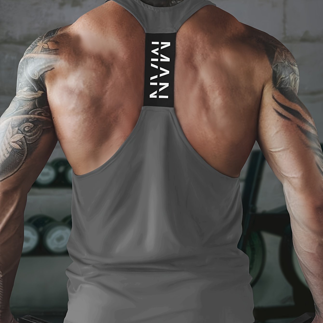 Men's breathable sleeveless fitness vest for casual training.