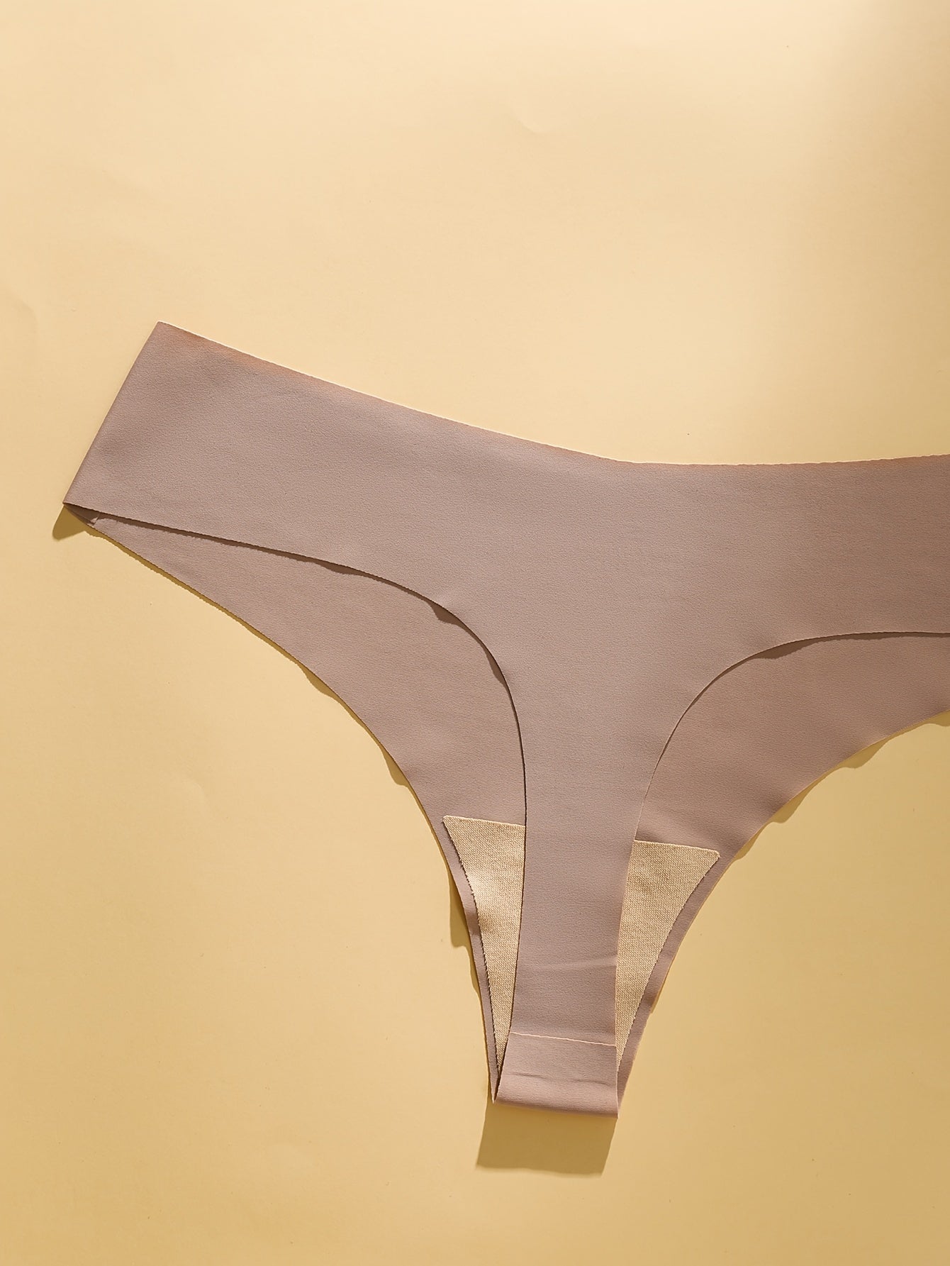 3 seamless thongs: solid color, sexy and comfy, women's lingerie.