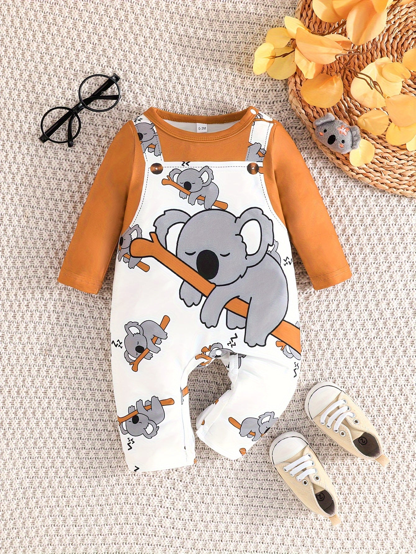 Casual, cute fake two-piece bodysuit with cartoon elephant print for baby boys, ideal for outdoor wear.