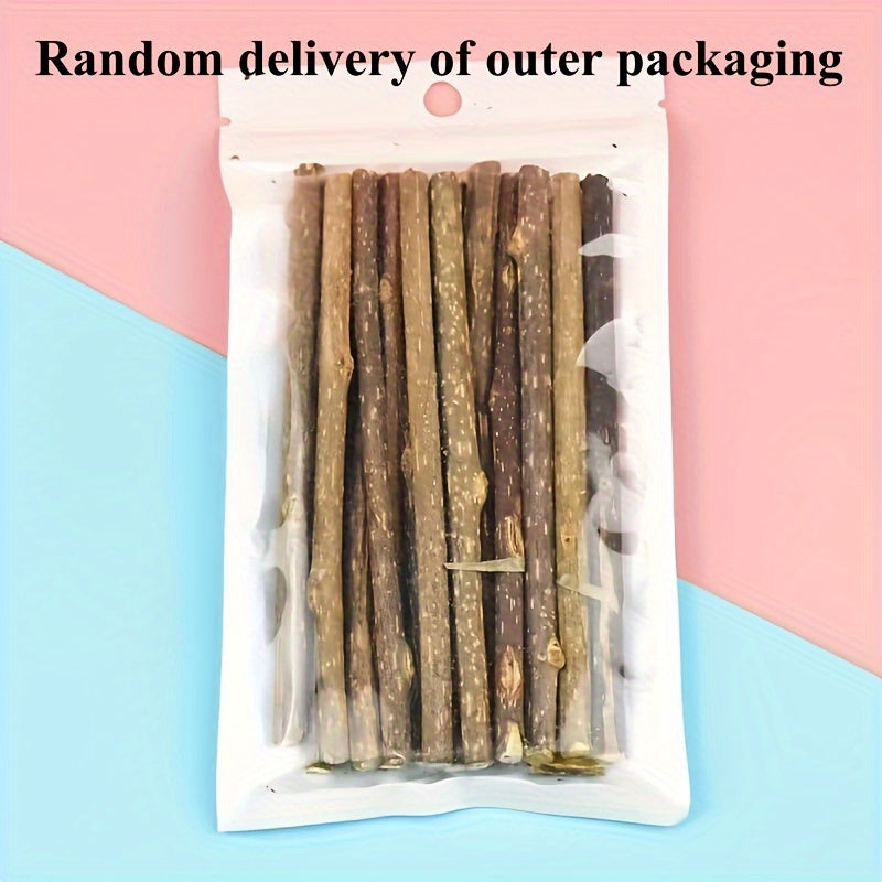 Randomly delivered outer packaging of 5 or 15 pieces of 12.5cm indoor cat molar healthy sticks for strong interaction.