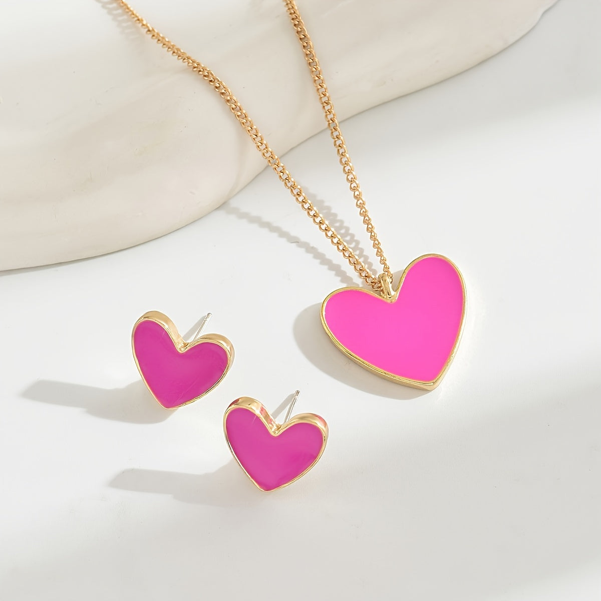 Elegant & Cute 3-piece Heart Jewelry Set - Stud Earrings and Necklace Combo, Ideal for Casual Wear or Gifting