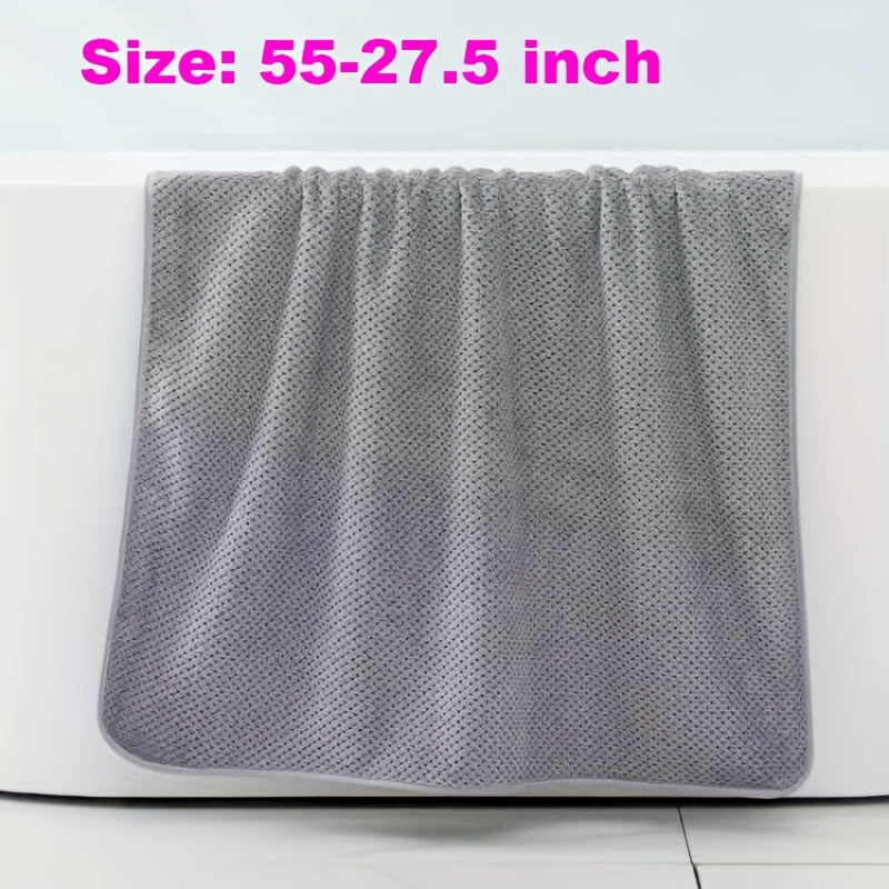 Soft, thick, and large bath towel in a solid color. Absorbent polyester blend, machine washable. Great for home bathrooms, ideal for Christmas.