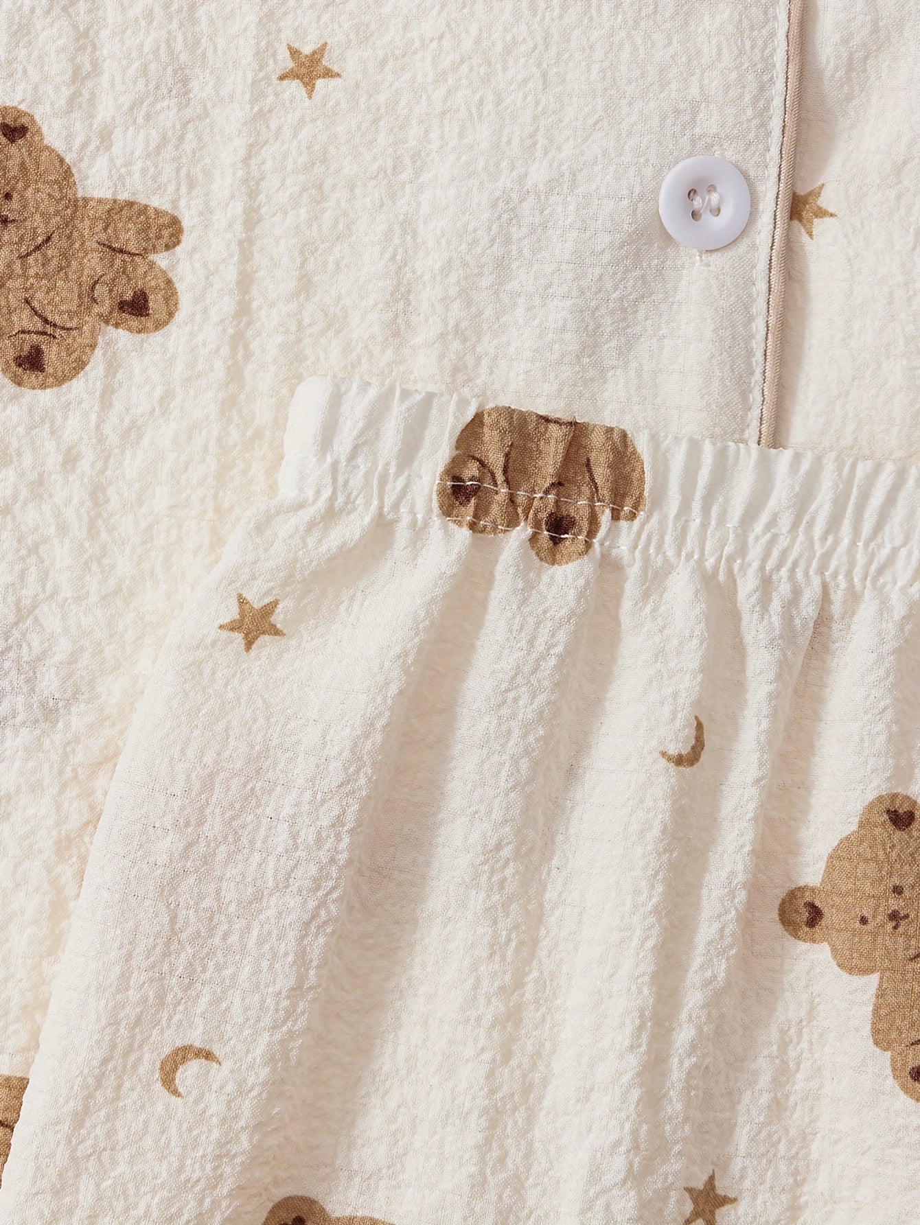 Brown bear print gauze top and pants sleepwear set.