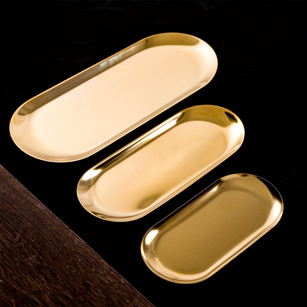 Stylish Oval Serving Tray in Glorious Gold - Suitable for Festive Occasions like Christmas, Halloween, Easter, and Valentine's Day - Great for Serving Fruits, Desserts, Snacks, and Salads - Crafted with Stainless Steel, Perfect for Home or Restaurant