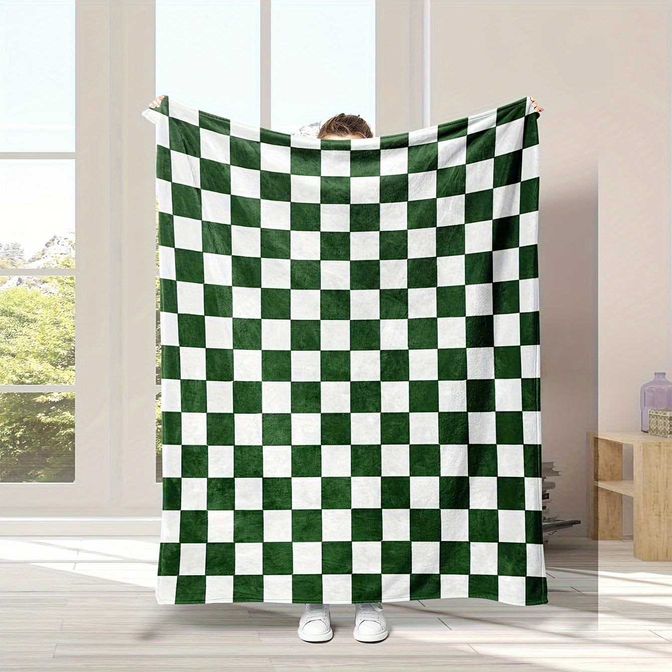 Digital print green and white buffalo check plaid fleece throw blanket, ultra-soft and warm cozy flannel fleece, reversible design perfect for all seasons. Can be used for sofa, bed, camping, indoor decor. Makes a great gift. Easy to clean in the washing