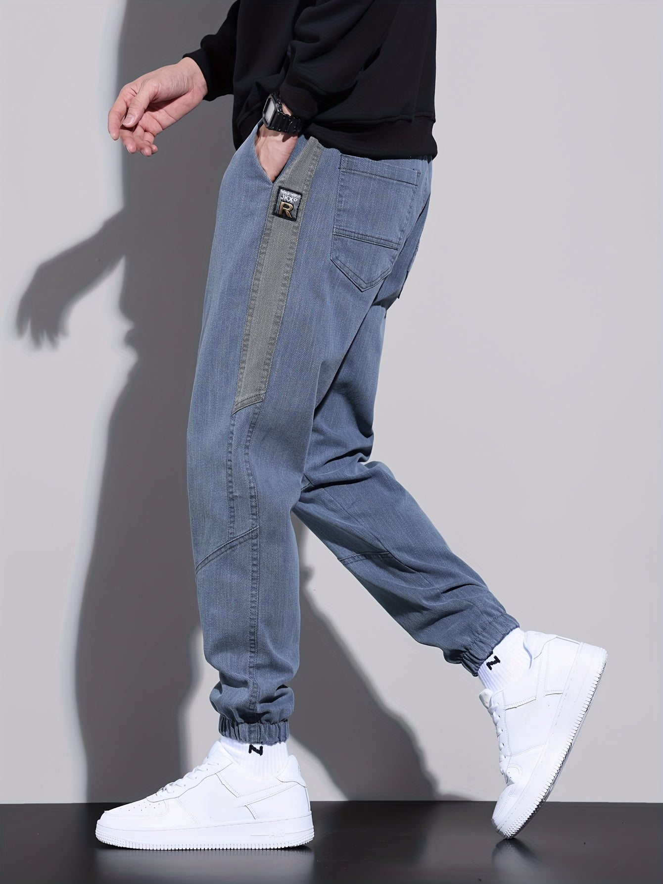 Men's casual drawstring sweatpants for fall and winter.