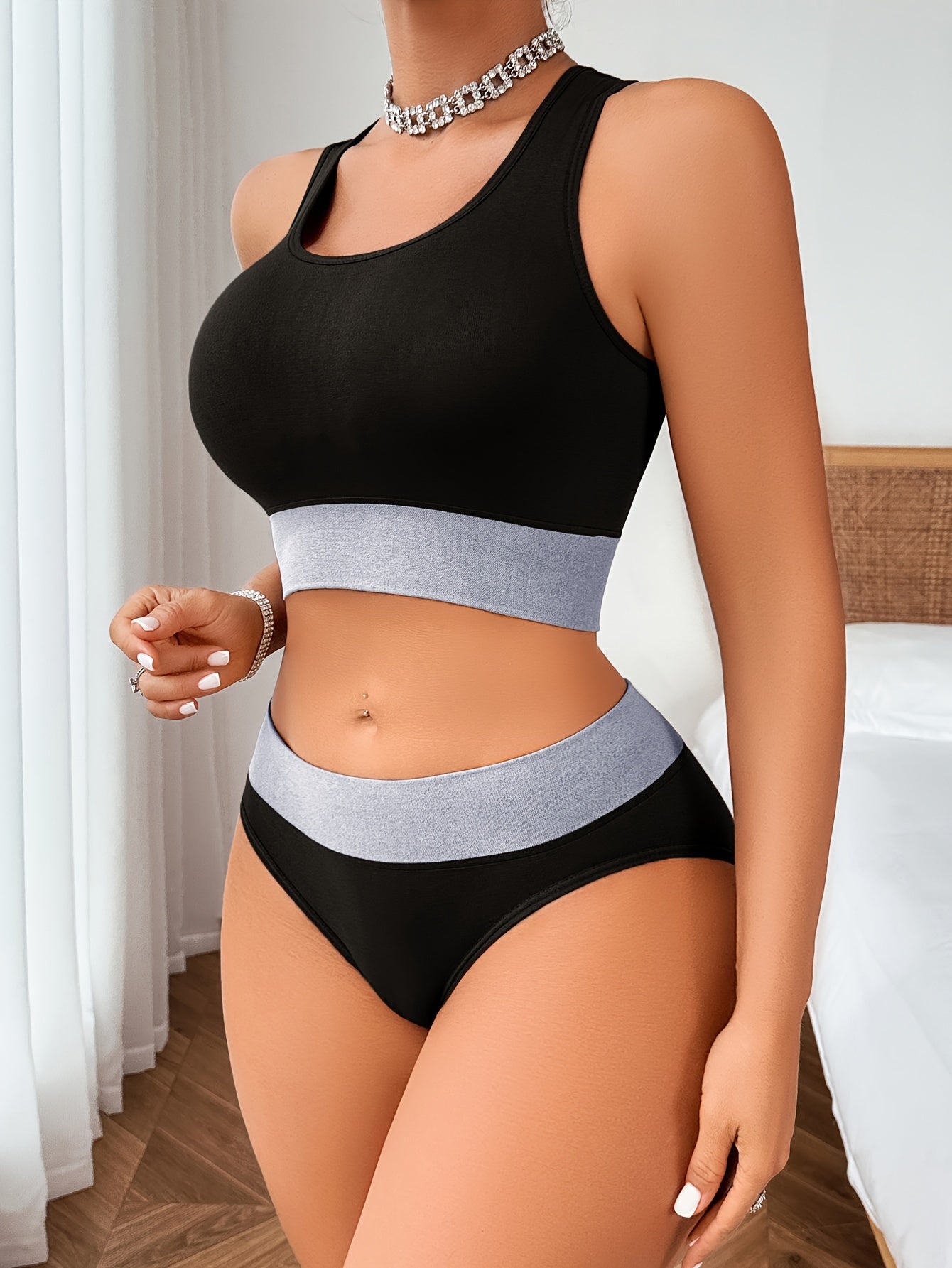 Athletic lingerie set: seamless color block tank bra and panties, no padding, for women.