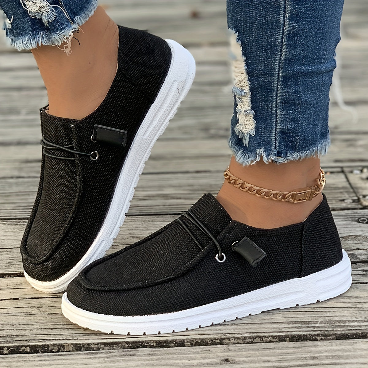 Women's casual lace-up outdoor shoes, lightweight low top sneakers in plus size.