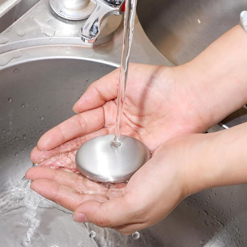 This Stainless Steel Soap is designed for eliminating fishy odors and other smells. Simply wash your hands with running water to effectively remove any unwanted scents.