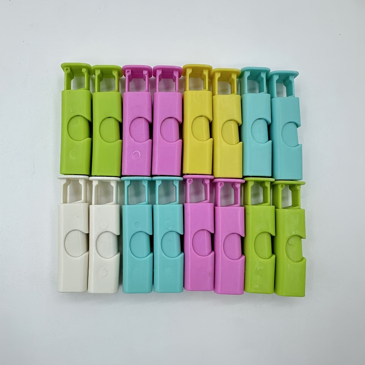 Set of 12 Food Bag Sealing Clips, Versatile Fresh-keeping Clamps for Plastic and Snack Bags, Secure and Durable Airtight Seal, Ideal for Kitchen Organization and Storage, Must-have Kitchen Accessories