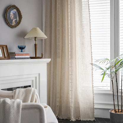 This American Farmhouse Style Curtain features a Boho Pure Linen design with decorative hollow patchwork and semi-blackout capabilities. Perfect for the living room, bedroom, bay window, dining room, kitchen, or bar, this curtain includes pocket square