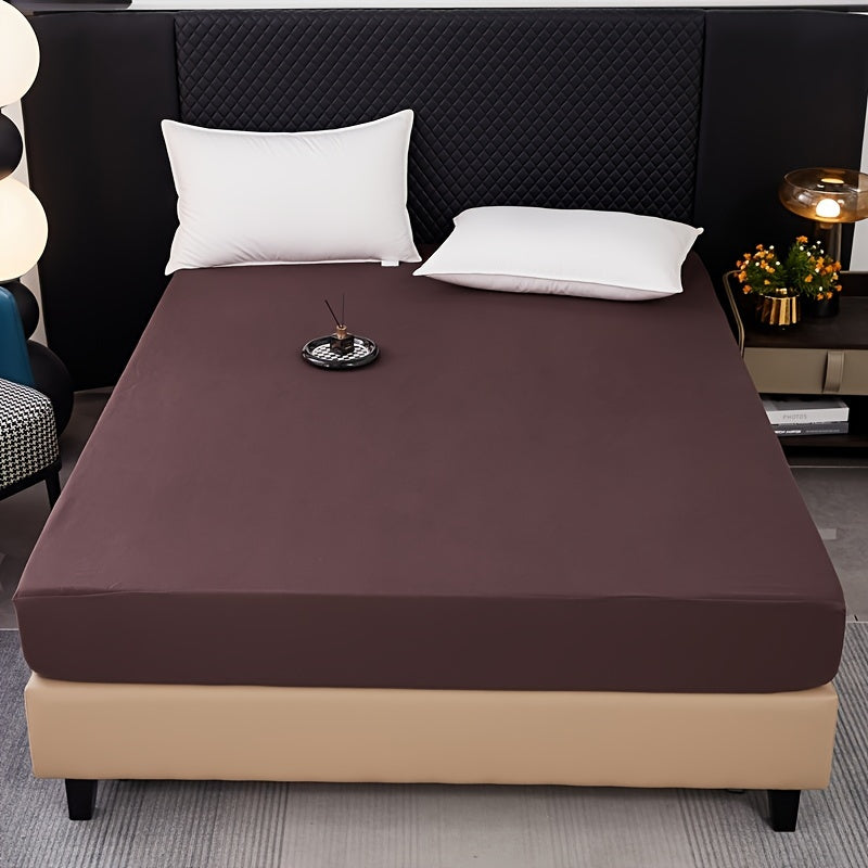 Protect your mattress with this waterproof cover made of polyester polyurethane encasement. It is breathable, machine washable, and has a sanded finish for added comfort. Perfect for both bedrooms and hotel rooms. This set includes a single sheet