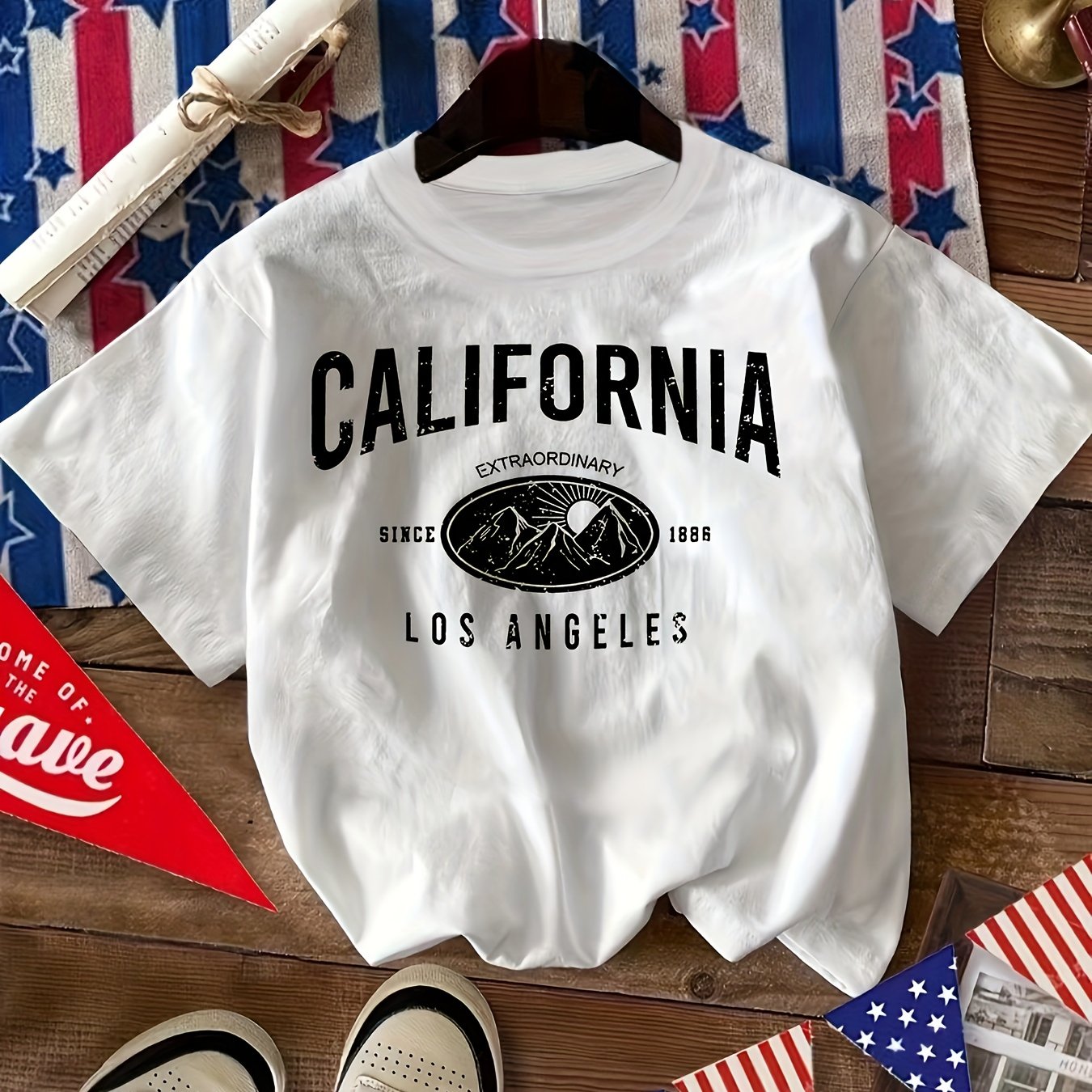 California Print T-shirt, Short Sleeve Crew Neck Casual Top for Women, Perfect for Summer and Spring