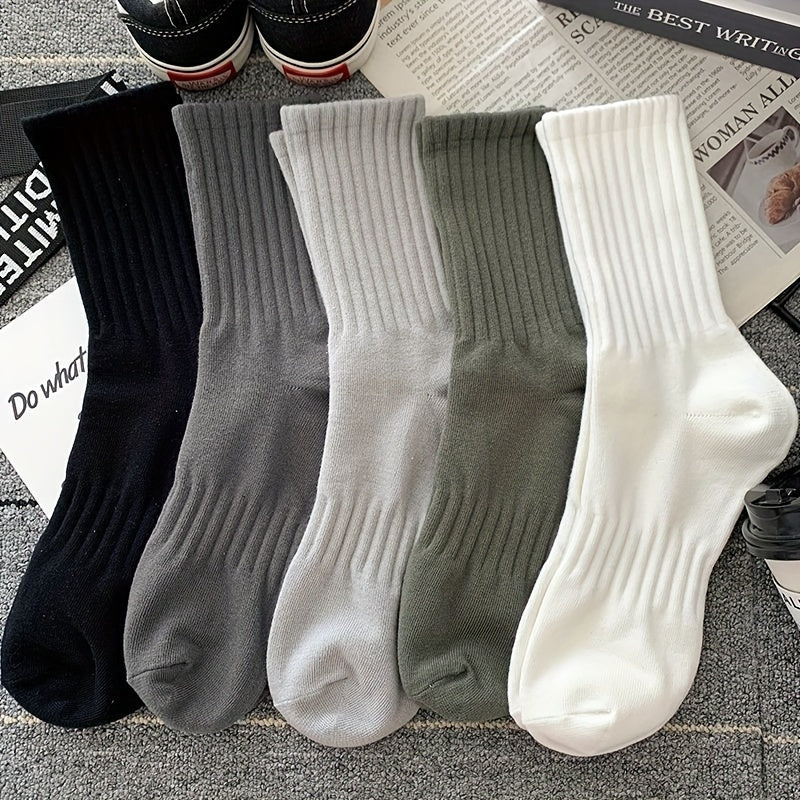 5 pairs of breathable, comfy crew socks for outdoor and all-season wear.