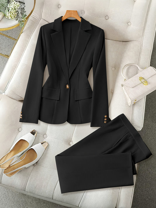 Long pants and buttoned blazer for women in solid color for autumn and winter.