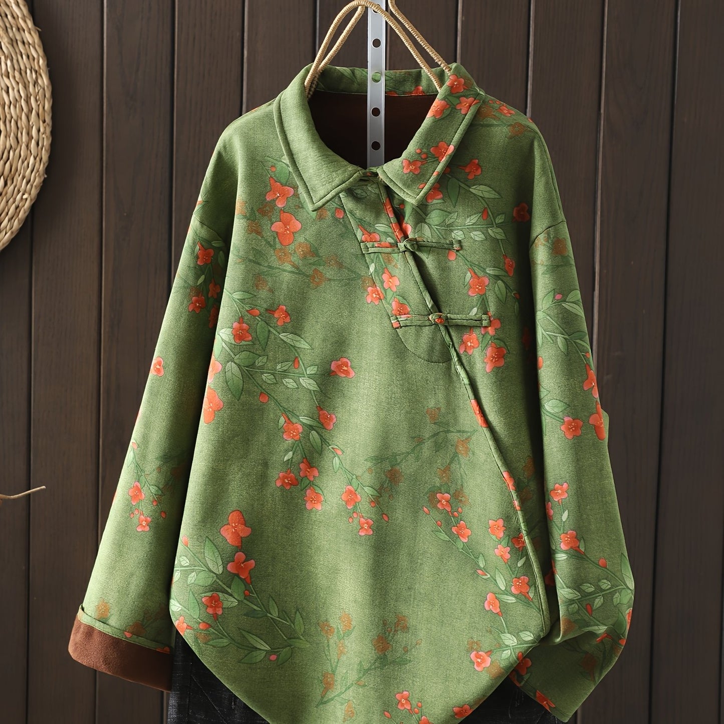 Floral print stand-up collar shirt with Chinese-style placket buttons, ideal for fall and winter. Perfect for plus-size women.