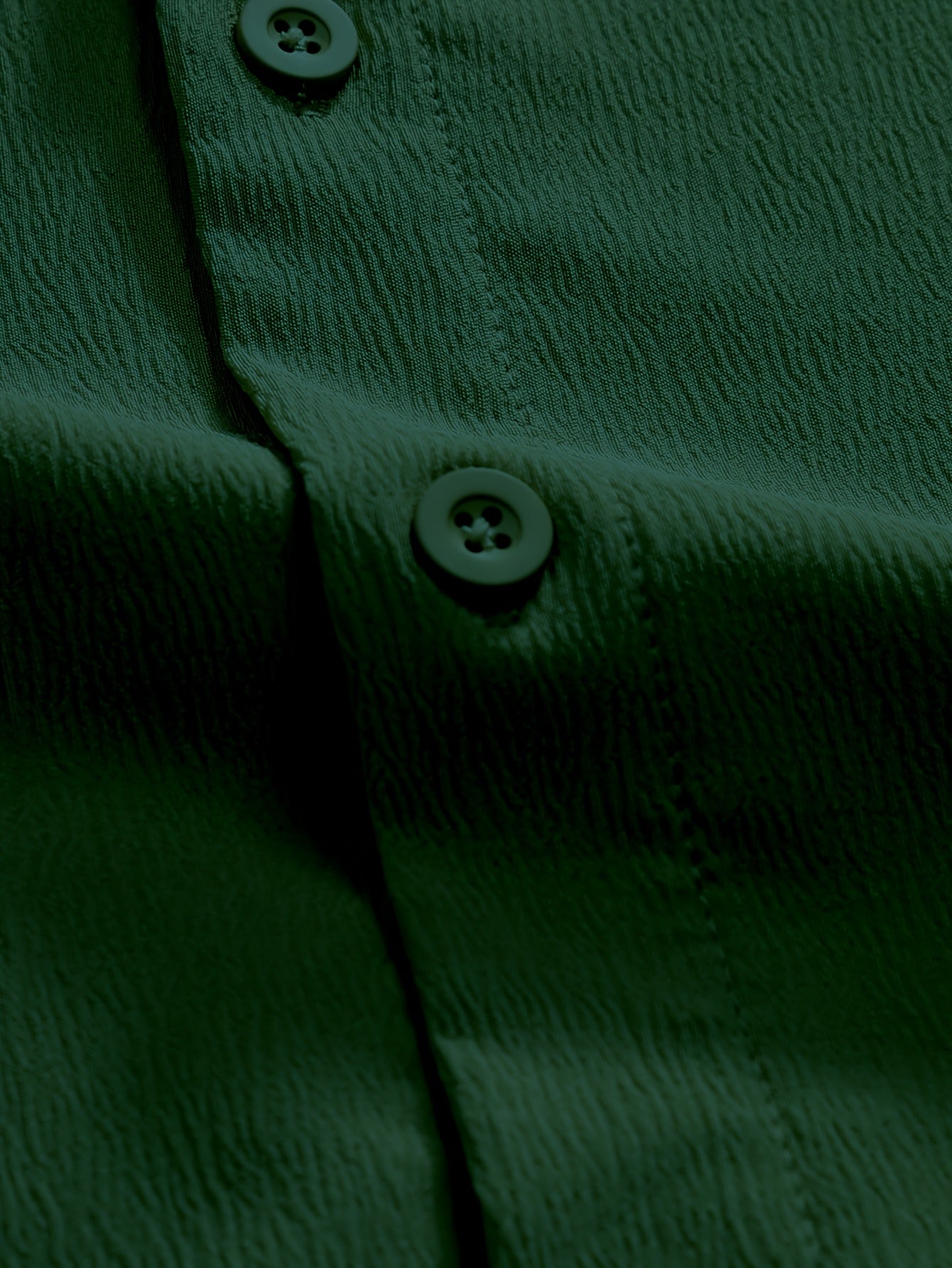 Men's Green Short-Sleeve Button-Up Shirt - Perfect for Summer, Casual Wear & Beach Trips