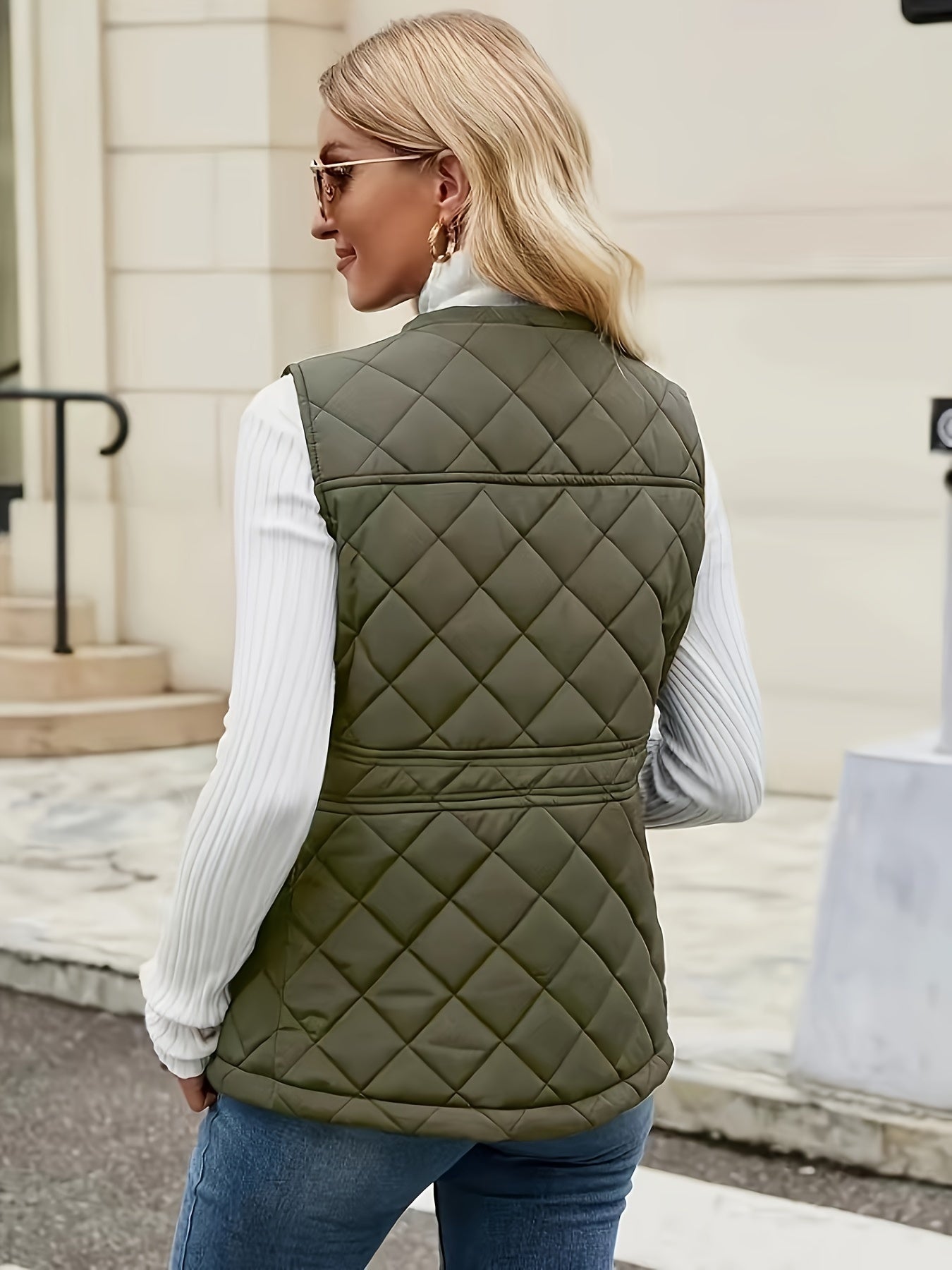 Women's sleeveless vest jacket with zipper in plain color, suitable for autumn and winter, in large size