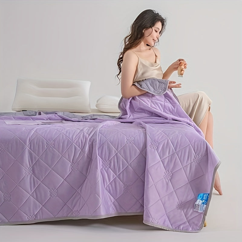 Modern Summer Quilt with Ultrasonic Embossed Design, Made of 100% Polyester, Easy to Machine Wash, Breathable and Lightweight, Print-Free for Cooling Comfort All Year Round, Perfect for Ice Cream Bedding