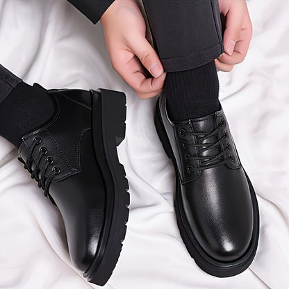 Black British style men's casual shoes with thick soles, suitable for business and leisure. Ideal for all seasons, including autumn and spring.