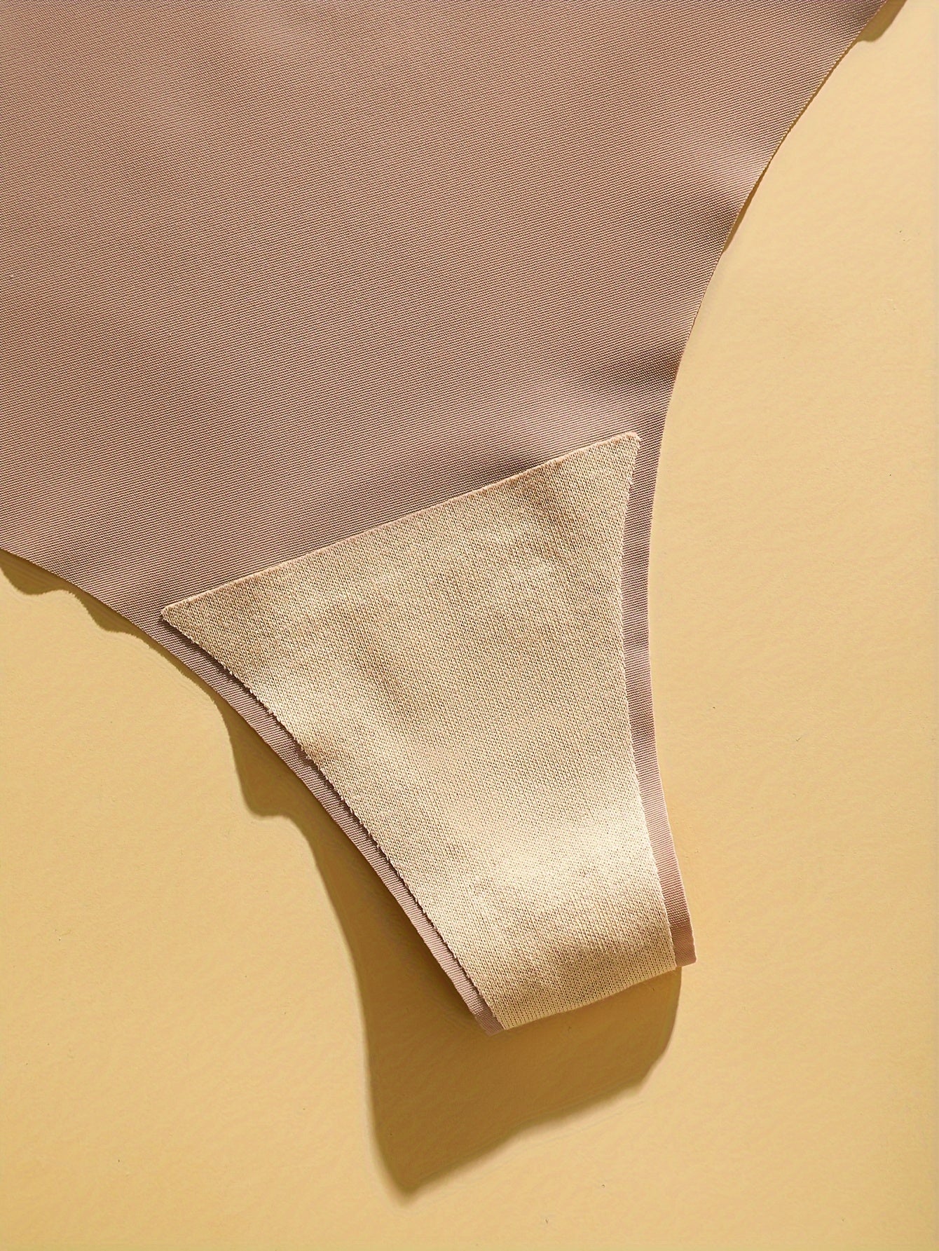 3 seamless thongs: solid color, sexy and comfy, women's lingerie.