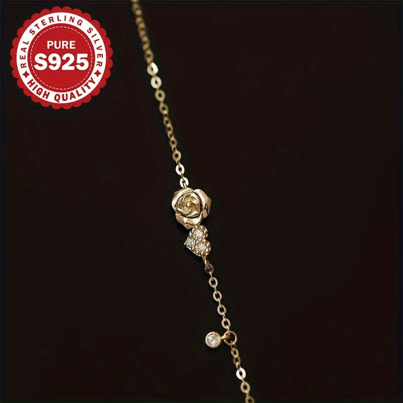 An elegant rose heart bracelet made of 18K golden-plated S925 silver, adorned with synthetic zirconia. Hypoallergenic and lightweight at 2.2g, this bracelet is the perfect gift for Valentine's Day or for daily wear. A stunning piece of jewelry for women.