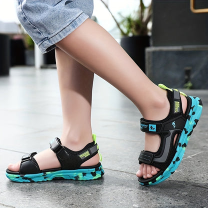 Trendy camouflage platform sandals for boys: lightweight, non-slip soles for spring and summer.