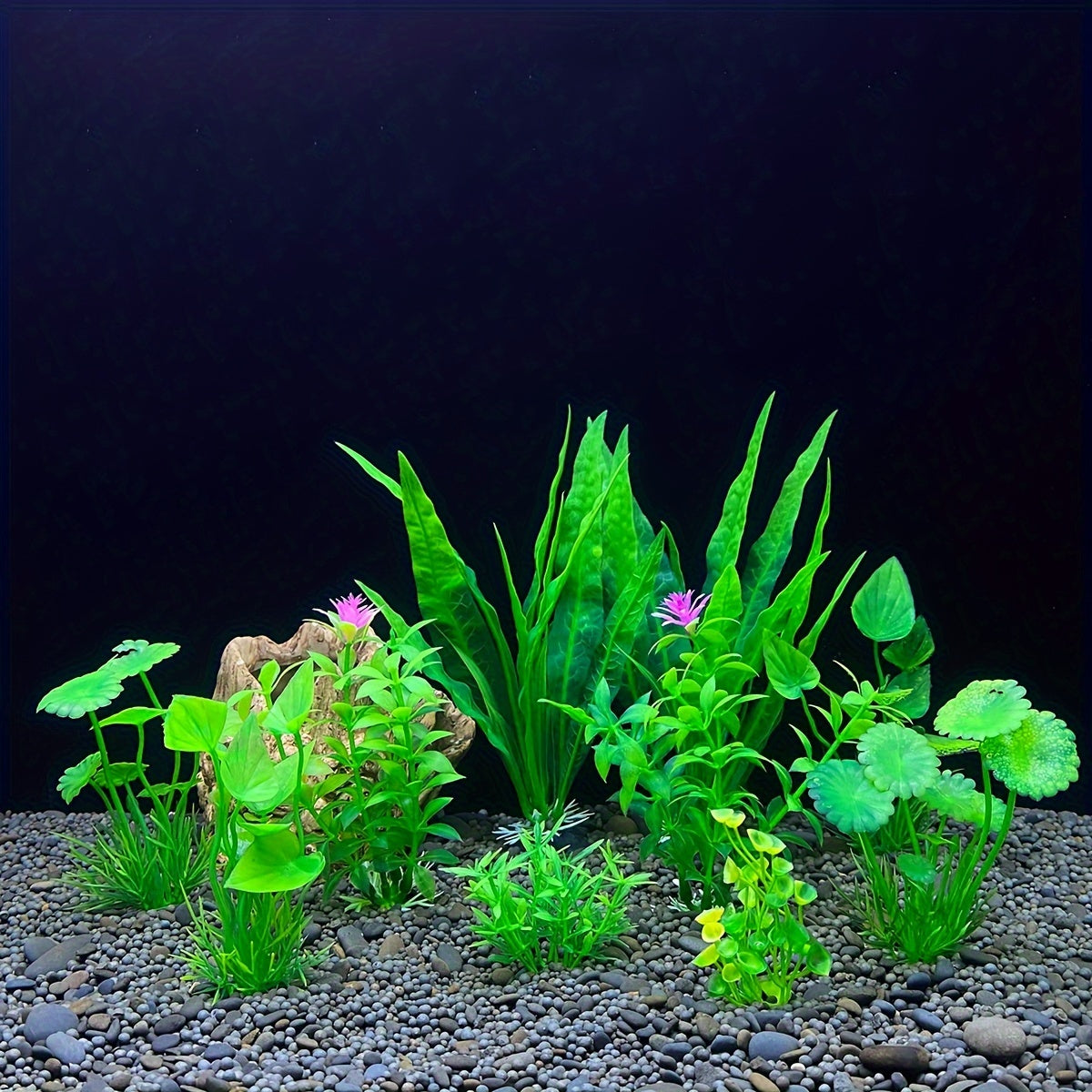 10pcs green plastic plants for fish tank decoration.