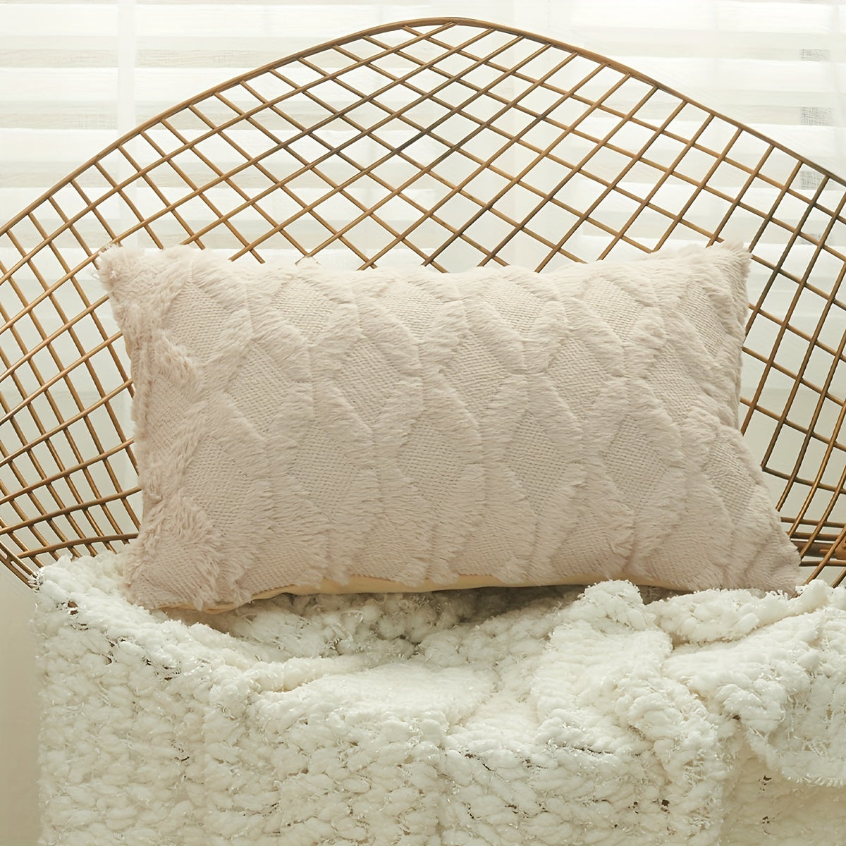 Indulge in the luxurious comfort of our Ultra-Soft Plush Diamond Quilted Throw Pillow Cover. Featuring a solid color back and a zip closure for easy removal, this cozy and comfortable cover is the perfect addition to your living room, bedroom, or sofa