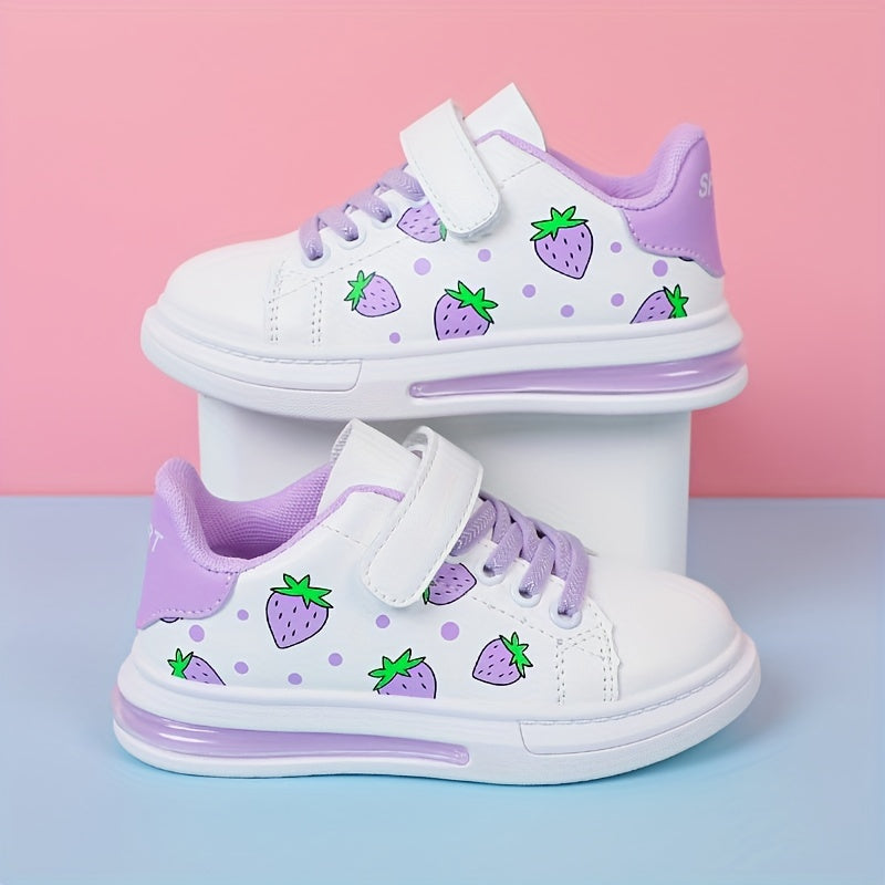 Casual cute cartoon strawberry pattern low top sneakers for girls, comfortable non-slip skateboard shoes for all seasons.