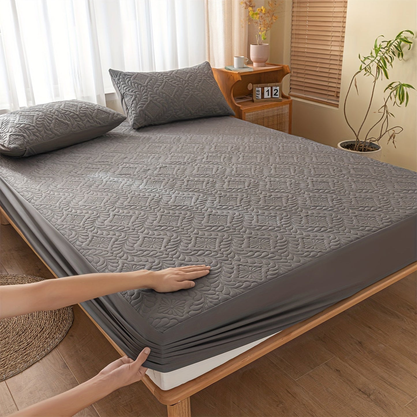 One set of two pieces of 100% waterproof mattress protector pillowcases made of 3D air bamboo fabric. The mattress cover is designed to provide cooling and is smooth, soft, and breathable. It is noiseless and washable, with a deep pocket size ranging