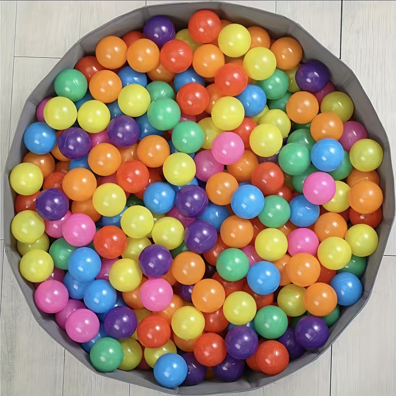 This set includes 100 Ocean Balls in mixed colors, each measuring 5.51 cm. Made of thickened Bobo material, these Swimming Pool Toy Balls are perfect for children's playgrounds and Ocean Ball Pools. They are colorful, soft, and essential for hours of fun