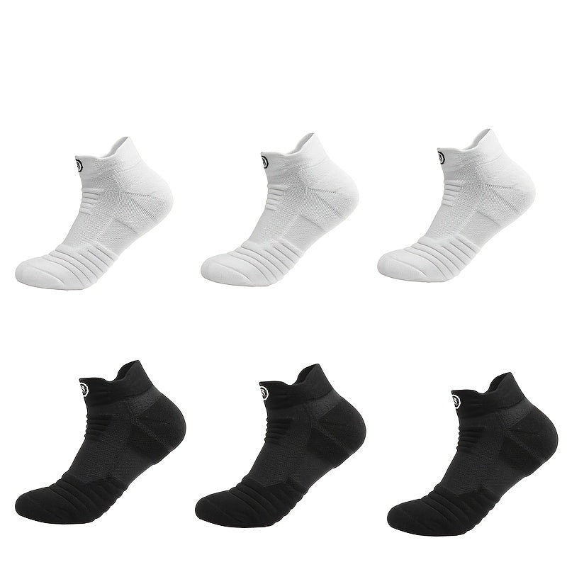 5 pairs of high-performance athletic compression socks for men in gray, black, and white. Made with breathable polyester and sweat-wicking material with a towel bottom, featuring a