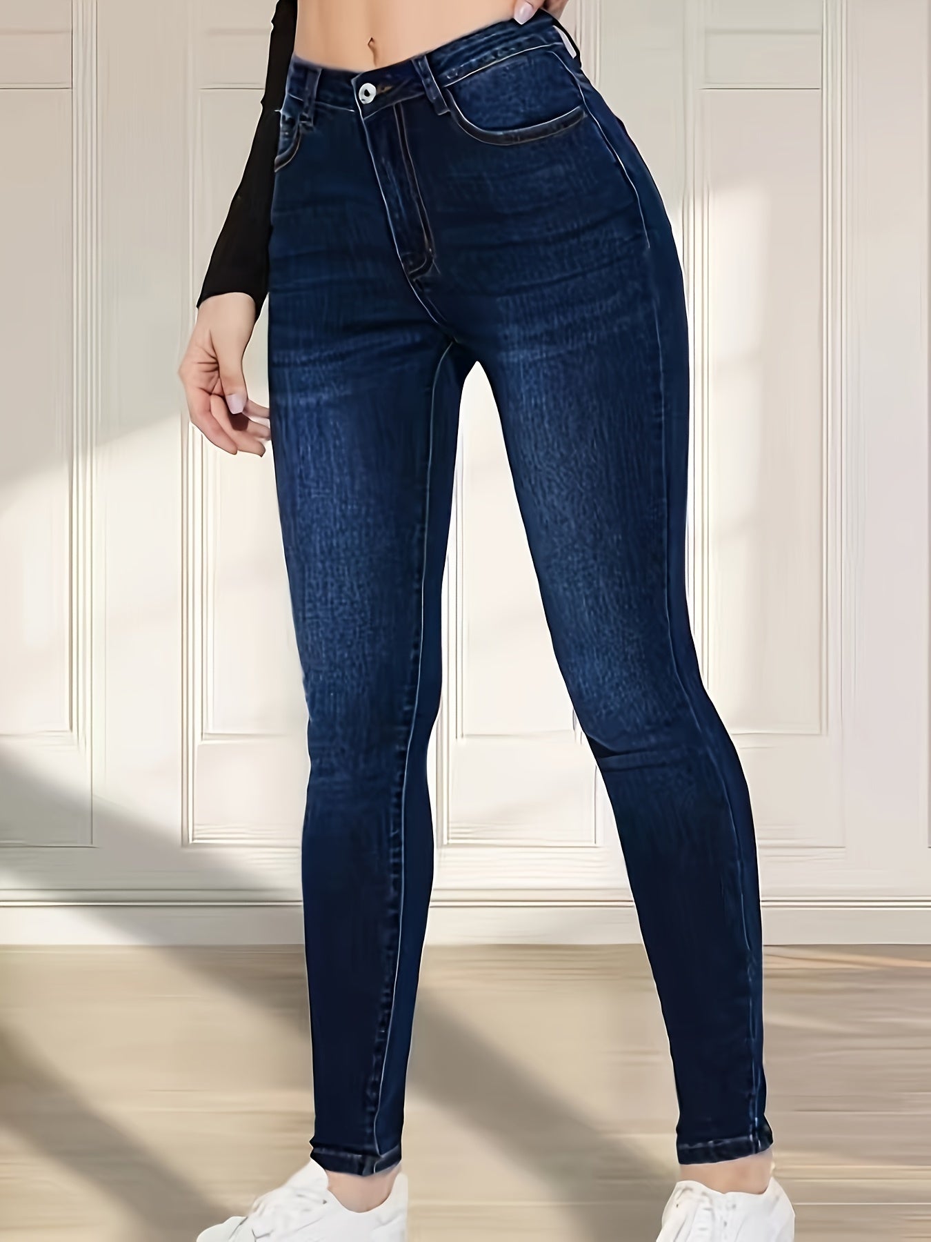 High-waisted stretch denim jeans for women, made of cotton, polyester, viscose, and elastane, suitable for all seasons, machine washable.