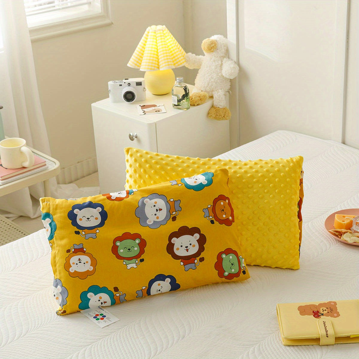 Super Soft Sleeping Pillow for Kids with Cartoon Pattern, Zipper Removable and Washable, Perfect for Boys and Girls.