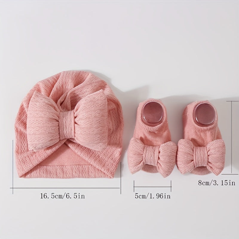 Newborn knit fleece bow hat and sock set, perfect for Thanksgiving, featuring cartoon theme. Breathable and suitable for girls aged 0-3 years.